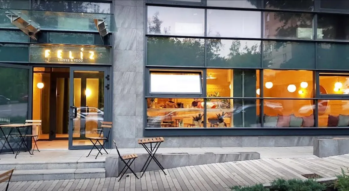 Loft Studio Near Smart Plaza Polytech, Center Kijev